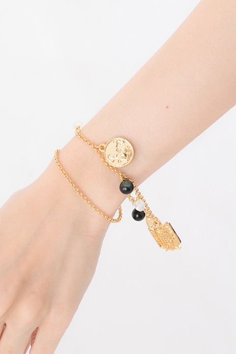 『進撃の巨人』コラボレーション リヴァイ モデル ブレスレット 6,800円(税別)(C)諫山創・講談社／「進撃の巨人」製作委員会