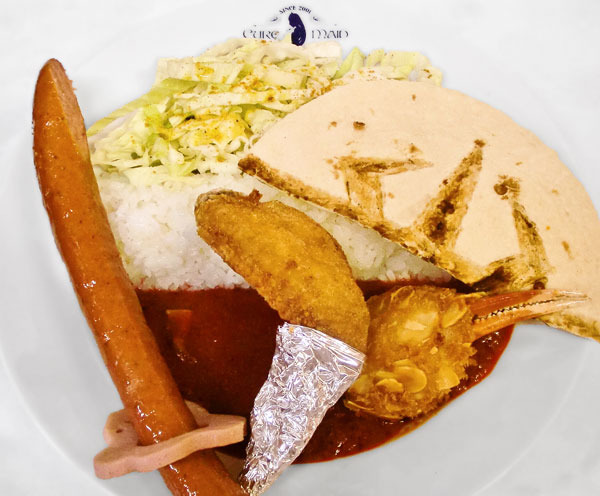 『オーバーロードII』カフェ アインズの重課金カレー　全乗せ￥1,900＋税(C)丸山くがね・KADOKAWA刊／オーバーロード2製作委員会