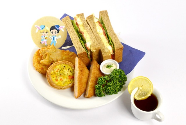 海常高校 黄瀬・笠松の サーモンエッグサンド＆キッシュプレート (with レモンティー) (990 円) (C)藤巻忠俊／集英社・黒子のバスケ製作委員会