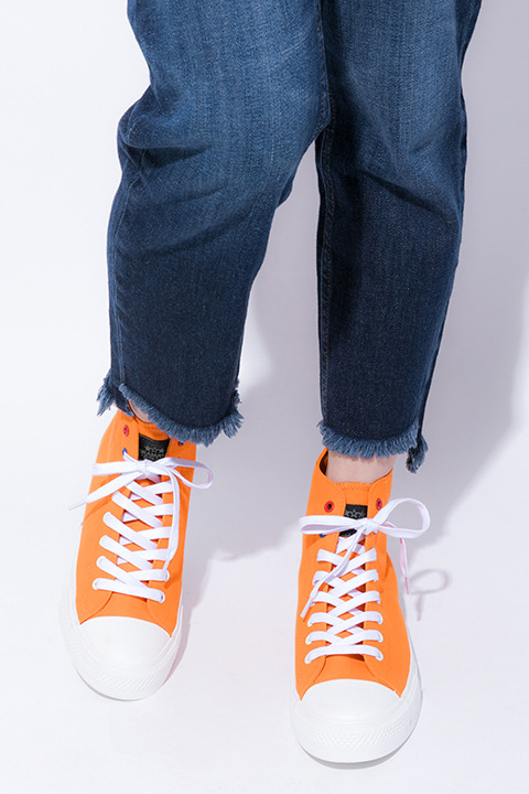 『アイドルマスター SideM』コラボレーションDRAMATIC STARSスニーカー 9,800円(税別)(C)BNEI／PROJECT SideM