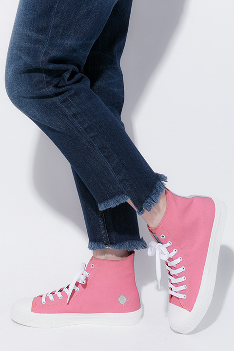 『アイドルマスター SideM』コラボレーションS.E.Mスニーカー 9,800円(税別)(C)BNEI／PROJECT SideM