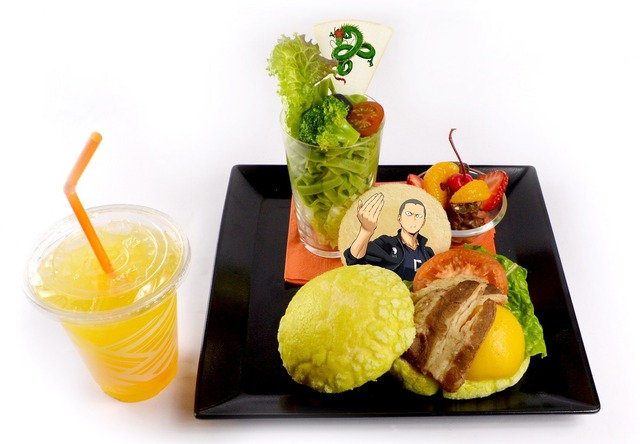 田中龍之介のメロンパンバーガープレート (オレンジジュース付) (960 円) (C)古舘春一／集英社・「ハイキュー!! 3rd」製作委員会・MBS