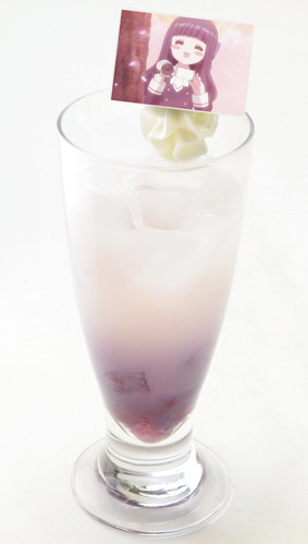 『カードキャプターさくら クリアカード編』×「アニメイトカフェ」「さくらちゃんの勇姿がばっちり撮影できましたわ！」知世のブルーベリードリンク（500円）(C)CLAMP・ST/講談社・NEP・NHK