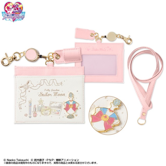 「美少女戦士セーラームーン 名刺ホルダー」セーラームーン柄3,240円（税込）(C)武内直子・PNP・東映アニメーション(C)Naoko Takeuchi