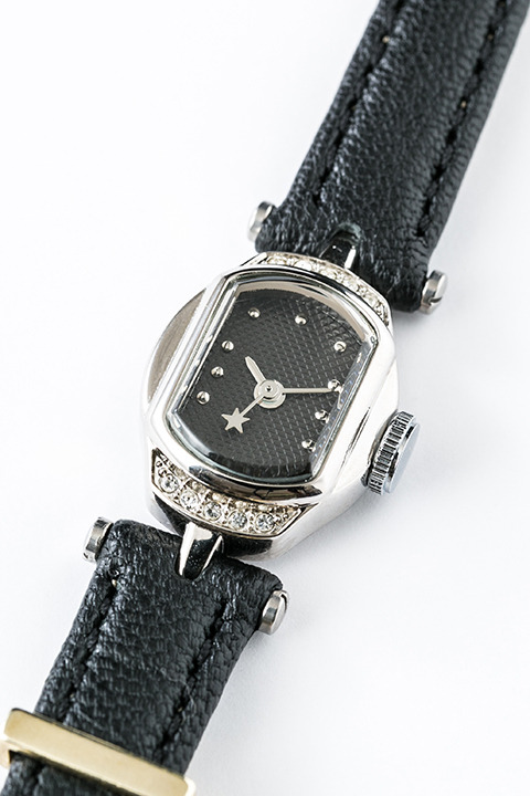 『D.Gray-man HALLOW』コラボレーションアイテム 腕時計／13,800円(税別)(C)星野桂／集英社・D.Gray-man製作委員会