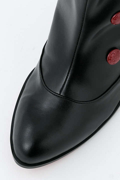 『D.Gray-man HALLOW』コラボレーションアイテム ブーティ／19,800円(税別)(C)星野桂／集英社・D.Gray-man製作委員会