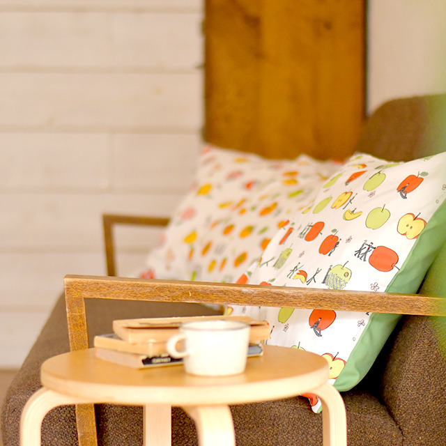 「クッションカバー（2800円・税別／全3種）」（C）2015-2018 DMM GAMES/Nitroplus