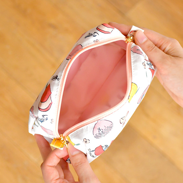 「トラペーズポーチ（2500円・税別／全3種）」（C）2015-2018 DMM GAMES/Nitroplus