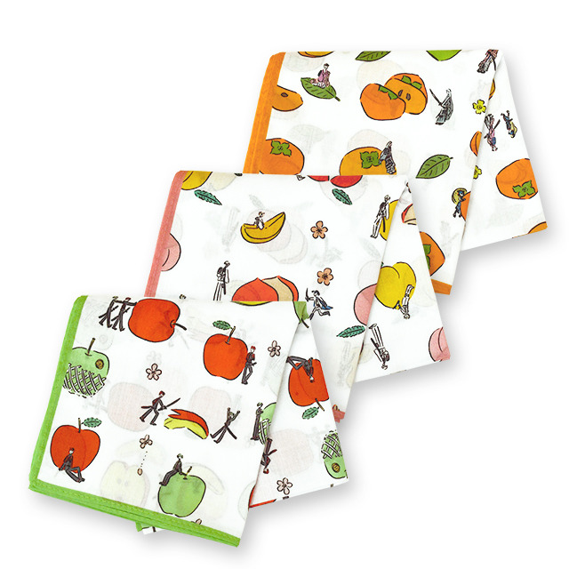 「バンダナ（1800円・税別／全3種）」（C）2015-2018 DMM GAMES/Nitroplus