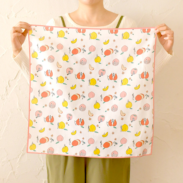 「バンダナ（1800円・税別／全3種）」（C）2015-2018 DMM GAMES/Nitroplus