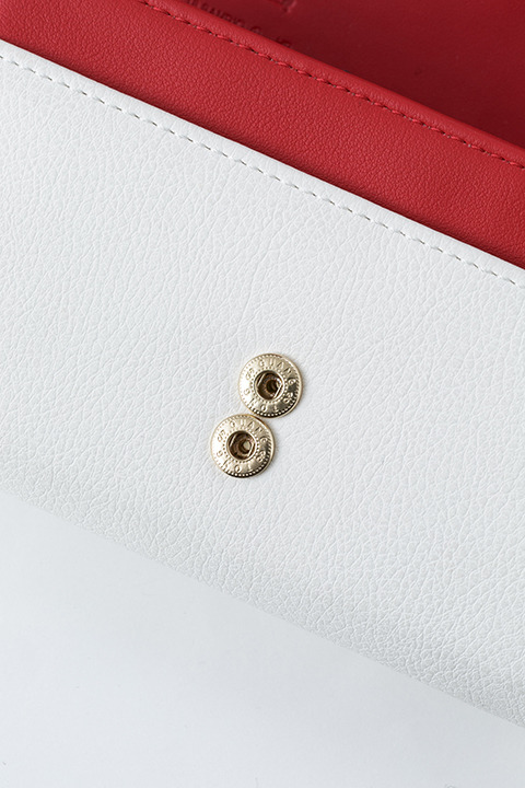 『サンリオ男子』コラボレーション 財布／7,800円(税別) 吉野俊介モデル(C)2015, 2018 SANRIO CO., LTD. APPROVAL NO.S584763 HP