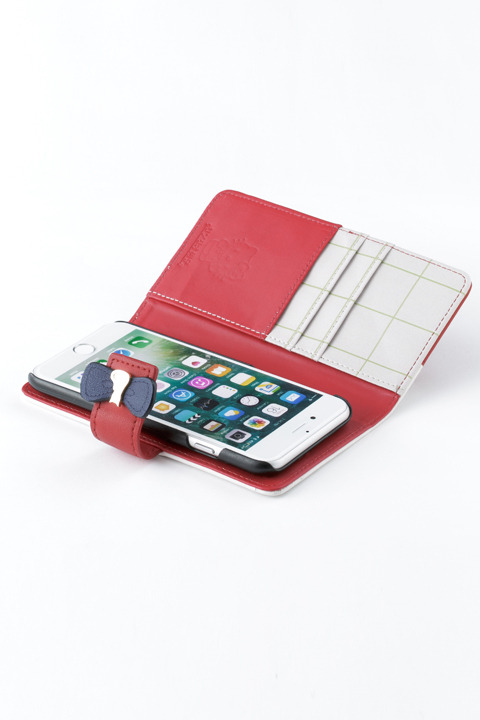 『サンリオ男子』コラボレーション スマートフォンケース／4,200円(税別) 吉野俊介モデル(C)2015, 2018 SANRIO CO., LTD. APPROVAL NO.S584763 HP