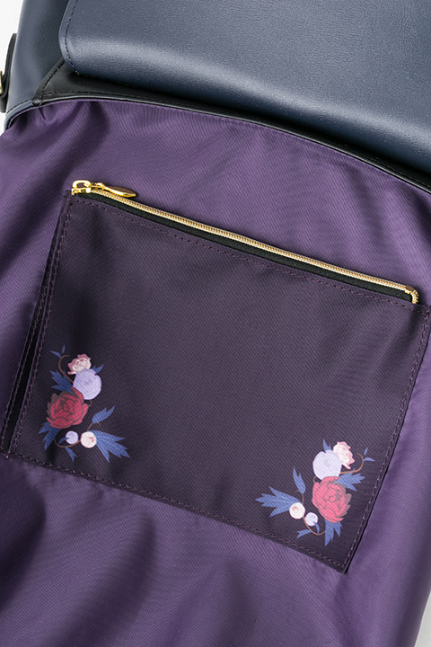 『刀剣乱舞-ONLINE-』コラボレーションバッグ 歌仙兼定 モデル 12,800円(税別)(C)2015-2018 DMM GAMES/Nitroplus