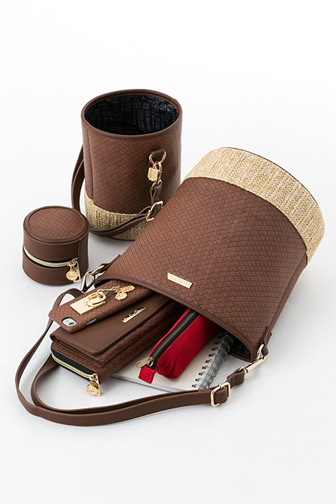 バッグ　15,800円(税別)