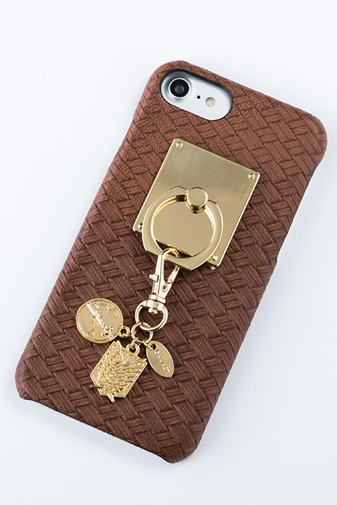 『進撃の巨人』コラボレーションアイテム エレン・イェーガー モデル スマートフォンケース 5,200円(税別)(C)諫山創・講談社／「進撃の巨人」製作委員会