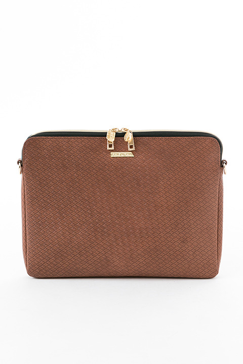 『進撃の巨人』コラボレーションアイテム エレン・イェーガー モデル パソコンケース 5,800円(税別)(C)諫山創・講談社／「進撃の巨人」製作委員会