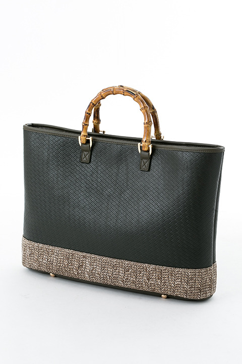 『進撃の巨人』コラボレーションアイテム リヴァイ モデル バッグ 15,800円(税別)(C)諫山創・講談社／「進撃の巨人」製作委員会