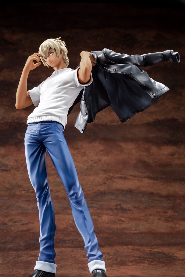 「安室 透　1/8スケール塗装済み完成品フィギュア」通常版11,000円(税別)、限定版13,500円(税別)(C)2018 青山剛昌／名探偵コナン製作委員会(C)青山剛昌／小学館・読売テレビ・TMS 1996