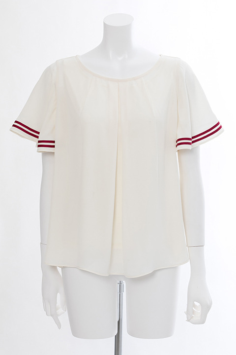 『カードキャプターさくら クリアカード編』コラボレーションアイテム「Pink Blooming」ブラウス／8,800円(税別)(C)CLAMP・ST/講談社・NEP・NHK