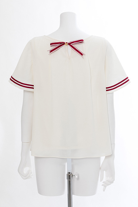 『カードキャプターさくら クリアカード編』コラボレーションアイテム「Pink Blooming」ブラウス／8,800円(税別)(C)CLAMP・ST/講談社・NEP・NHK