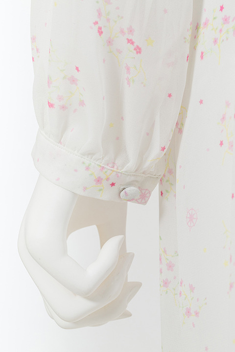 『カードキャプターさくら クリアカード編』コラボレーションアイテム「Clear Blooming」シフォンガウン／10,800円(税別)(C)CLAMP・ST/講談社・NEP・NHK
