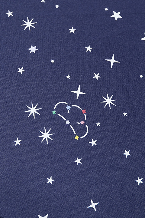 『おそ松さん』コラボレーション折り畳み傘 カラ松モデル 5,200円（税別）(C)赤塚不二夫／おそ松さん製作委員会