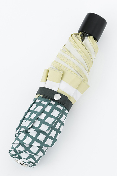 『おそ松さん』コラボレーション折り畳み傘 チョロ松モデル 5,200円（税別）(C)赤塚不二夫／おそ松さん製作委員会