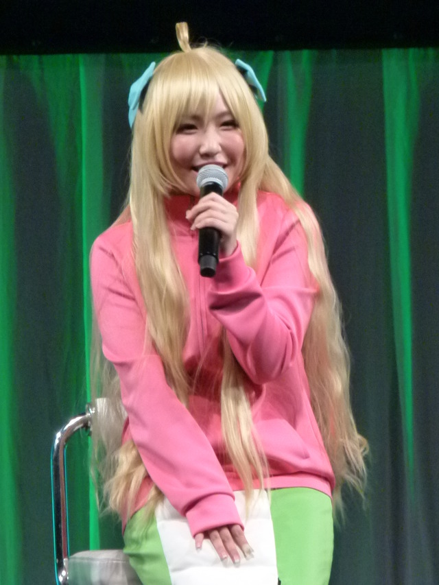 邪神ちゃん役の鈴木愛奈