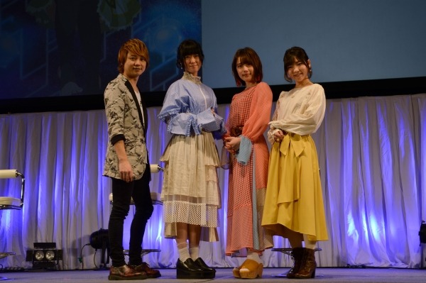 『この世の果てで恋を唄う少女YU-NO』左から林勇、釘宮理恵、内田真礼、小澤亜李