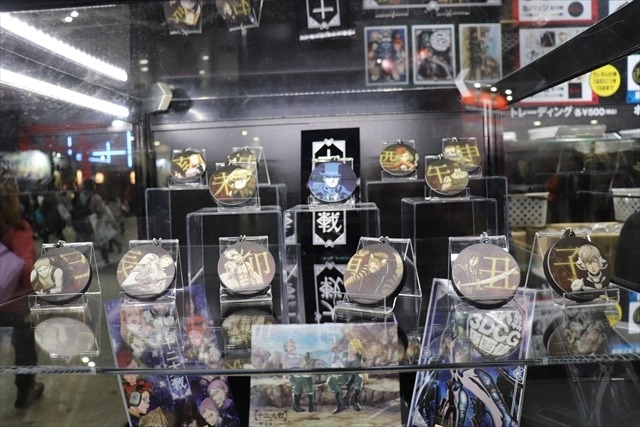 「十二大戦」のグッズが並ぶグラフィニカブース、今後のラインナップも【AJ2018】