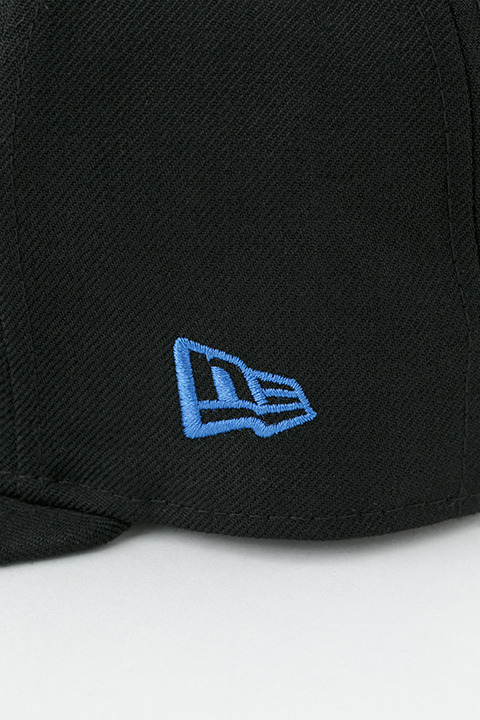 ロックマン×NEW ERAキャップ5,800円(税別)（C)CAPCOM CO., LTD. ALL RIGHTS RESERVED.