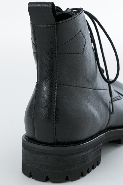 『ガールズ＆パンツァー最終章』コラボレーション 黒森峰女学園 モデル ブーツ／各24,800円(税別)(C)GIRLS und PANZER Finale Projekt