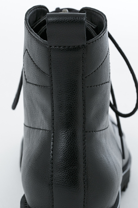 『ガールズ＆パンツァー最終章』コラボレーション 黒森峰女学園 モデル ブーツ／各24,800円(税別)(C)GIRLS und PANZER Finale Projekt