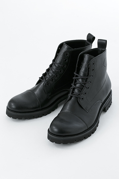 『ガールズ＆パンツァー最終章』コラボレーション 黒森峰女学園 モデル ブーツ／各24,800円(税別)(C)GIRLS und PANZER Finale Projekt