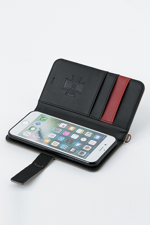 『ガールズ＆パンツァー最終章』コラボレーション 黒森峰女学園 モデル スマートフォンケース／各5,200円(税別)(C)GIRLS und PANZER Finale Projekt