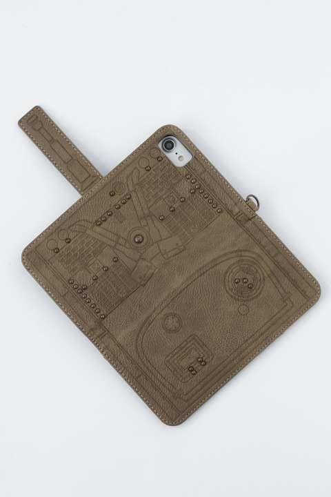 『ガールズ＆パンツァー最終章』コラボレーション 黒森峰女学園 モデル スマートフォンケース／各5,200円(税別)(C)GIRLS und PANZER Finale Projekt