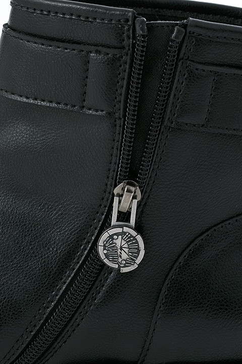 『ガールズ＆パンツァー最終章』コラボレーション アンツィオ高校 モデル ブーツ／各24,800円(税別)(C)GIRLS und PANZER Finale Projekt