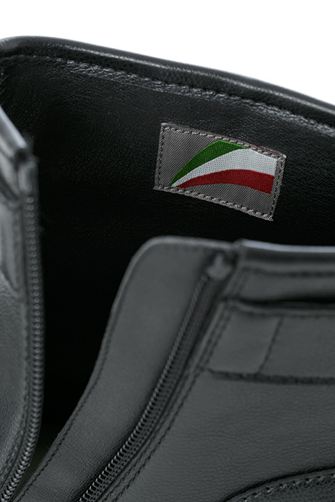 『ガールズ＆パンツァー最終章』コラボレーション アンツィオ高校 モデル ブーツ／各24,800円(税別)(C)GIRLS und PANZER Finale Projekt