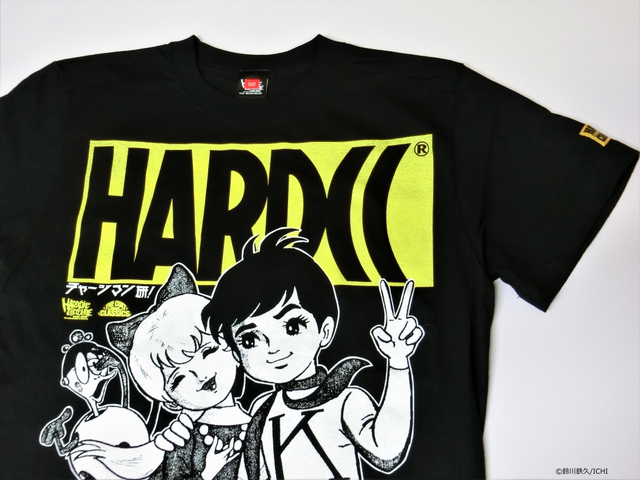 「チャージマン研!（ジュラルブラック）」Tシャツ 4,100円（税込）(C)鈴川鉄久/ICHI