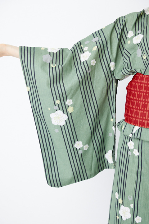 鶯丸モデル　15,800円(税別)(C)2015-2018 DMM GAMES/Nitroplus