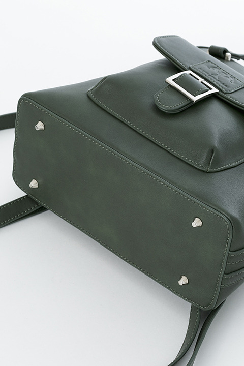 『進撃の巨人』コラボレーション 調査兵団モデル リュック 12,800円（税別）(C)諫山創・講談社／「進撃の巨人」製作委員会