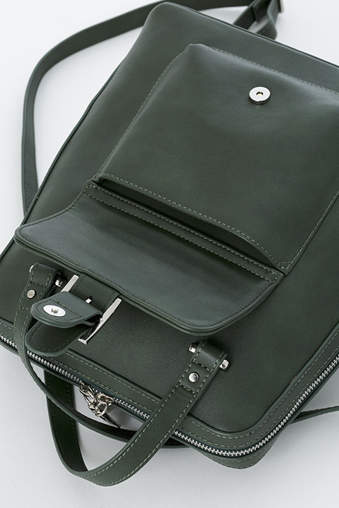 『進撃の巨人』コラボレーション 調査兵団モデル リュック 12,800円（税別）(C)諫山創・講談社／「進撃の巨人」製作委員会