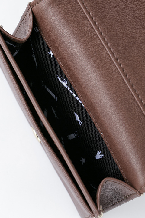 『進撃の巨人』コラボレーション 調査兵団モデル カードケース 4,800円（税別）(C)諫山創・講談社／「進撃の巨人」製作委員会