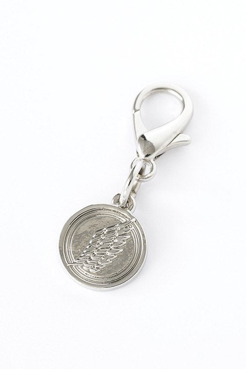 『進撃の巨人』コラボレーション 調査兵団モデル スマートフォンケース 5,000円（税別）(C)諫山創・講談社／「進撃の巨人」製作委員会