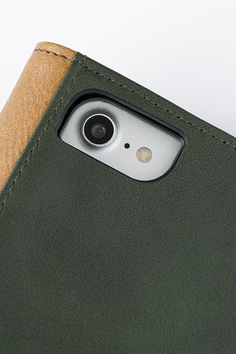 『進撃の巨人』コラボレーション 調査兵団モデル スマートフォンケース 5,000円（税別）(C)諫山創・講談社／「進撃の巨人」製作委員会