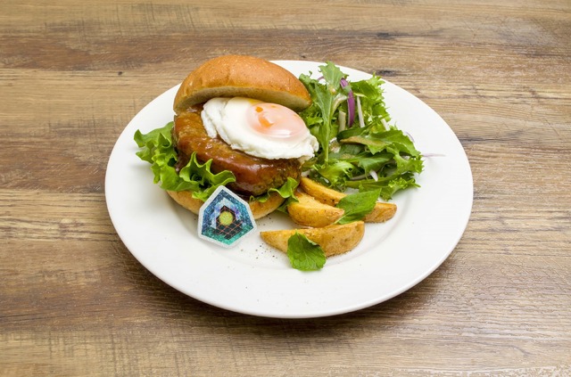 「セガコラボカフェ Fate/EXTRA Last Encore」フードメニュー  各1,200円（税込） ムーンセル・オートマトンバーガー(C)TYPE-MOON / Marvelous, Aniplex, Notes, SHAFT  (C)SEGA