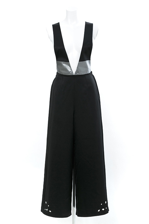 サロペット／13,800円(税別)（C)2017 市川春子・講談社／「宝石の国」製作委員会