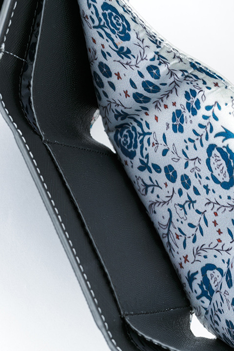 財布／8,800円(税別) （C)2017 市川春子・講談社／「宝石の国」製作委員会