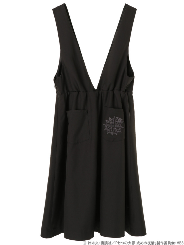earth music＆ecology Japan Label ×『七つの大罪 戒めの復活』メリオダスイメージジャンパースカート5,990円+税(C)鈴木央・講談社／「七つの大罪戒めの復活」製作委員会・MBS produced by CHORD co.,ltd.