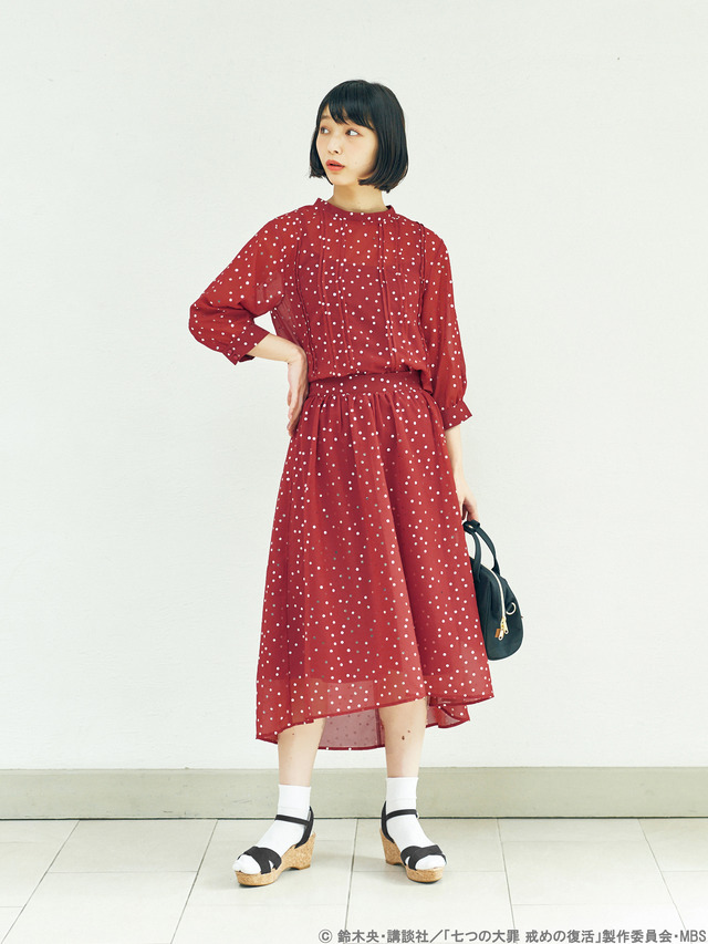 earth music＆ecology Japan Label ×『七つの大罪 戒めの復活』バン着用イメージ(C)鈴木央・講談社／「七つの大罪戒めの復活」製作委員会・MBS produced by CHORD co.,ltd.